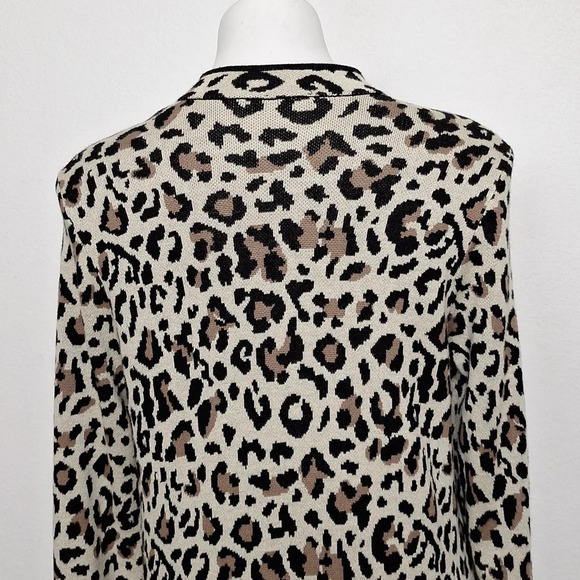 Chico's Preppy Convertible Length Animal Print Academia Cardigan Sweater Size M - Picture 13 of 16